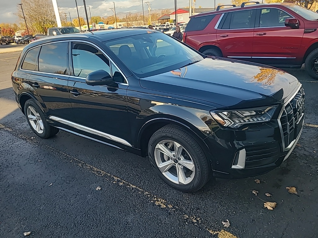 2024 Audi Q7 45 Premium Plus photo 4