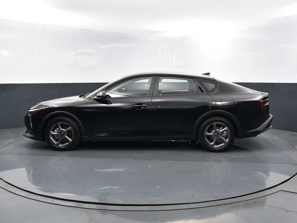 2025 Kia K4 LXS photo 4