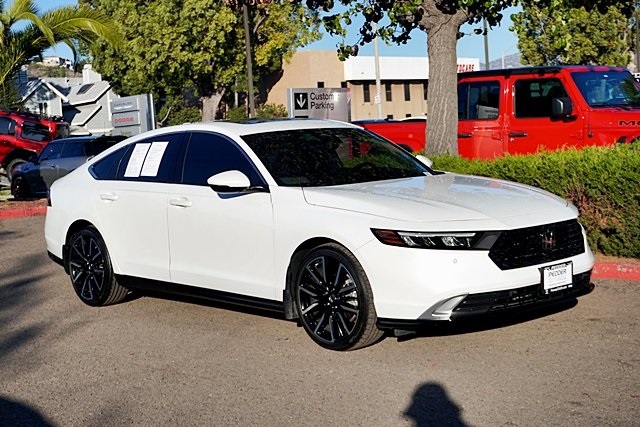 Used 2024 White Honda Touring image 5