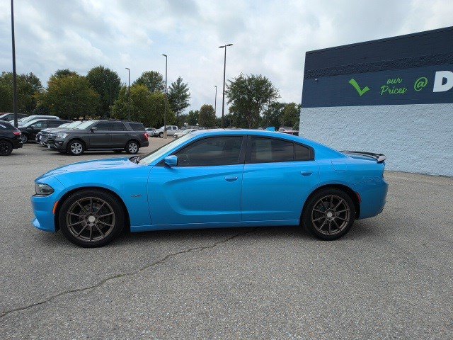 2016 Dodge Charger R/T photo 2