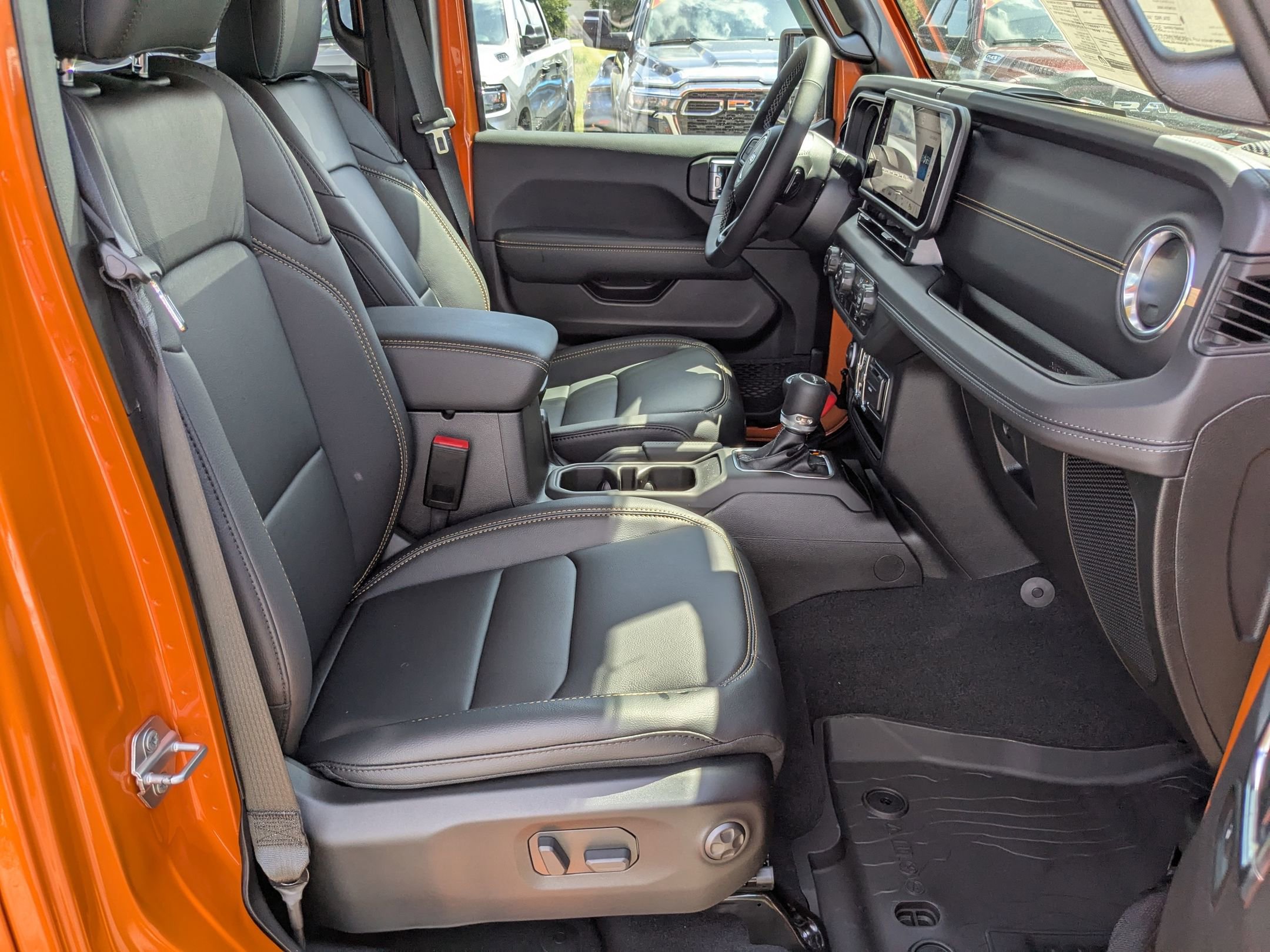2025 Jeep Gladiator Sport photo 32
