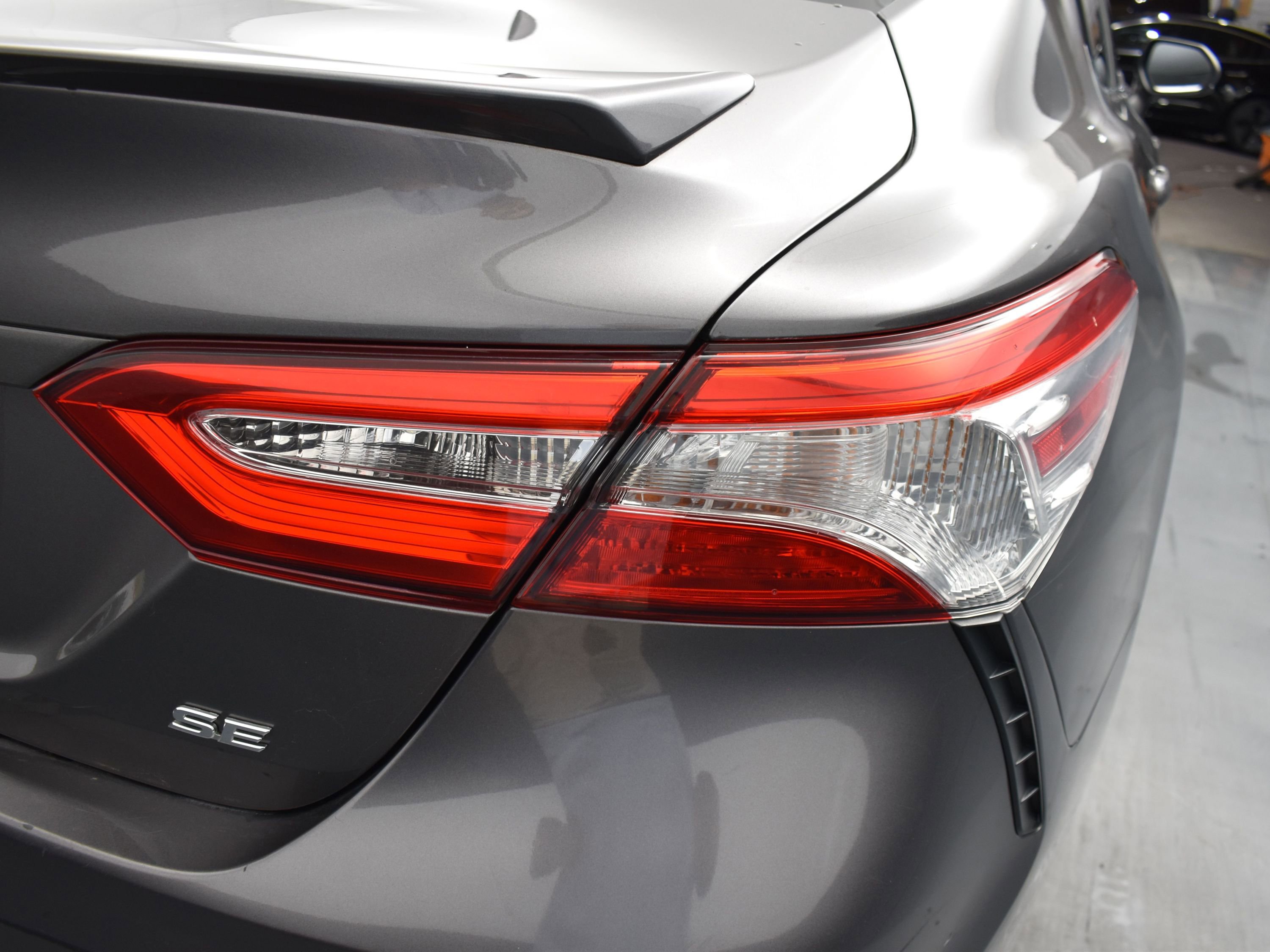 2020 Toyota Camry SE photo 8