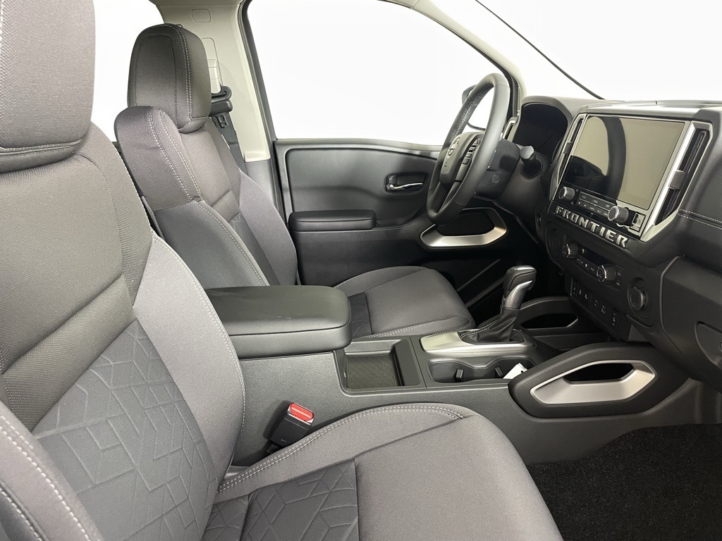 2025 Nissan Frontier Crew Cab SV photo 11