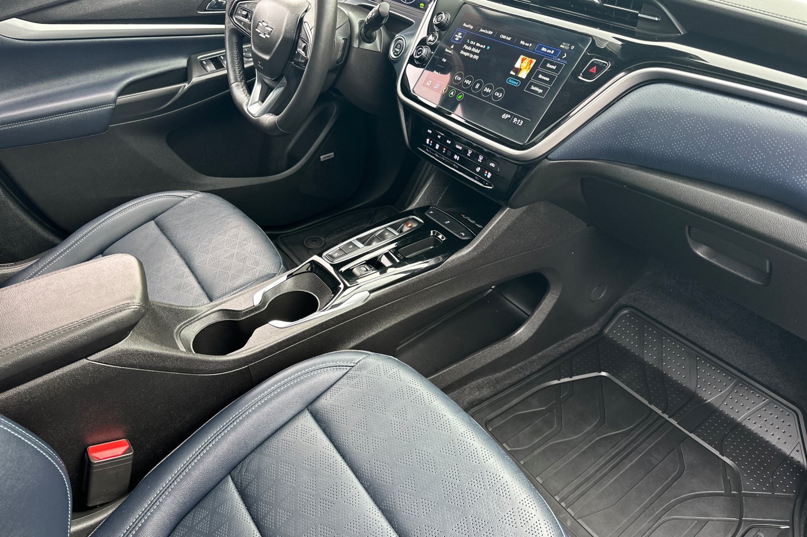 2023 Chevrolet Bolt EUV Premier photo 11