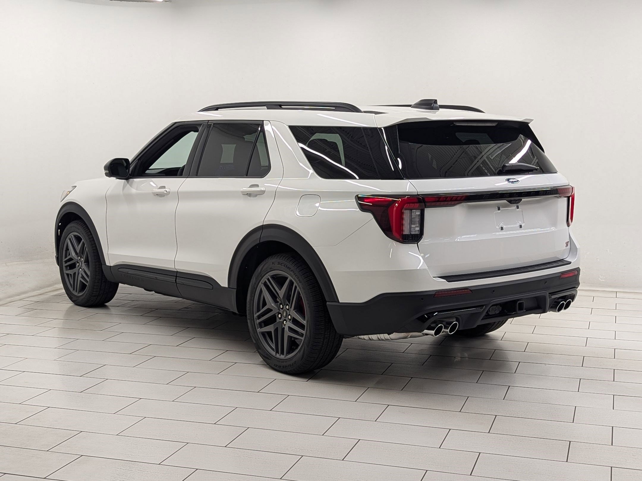 2025 Ford Explorer ST photo 2