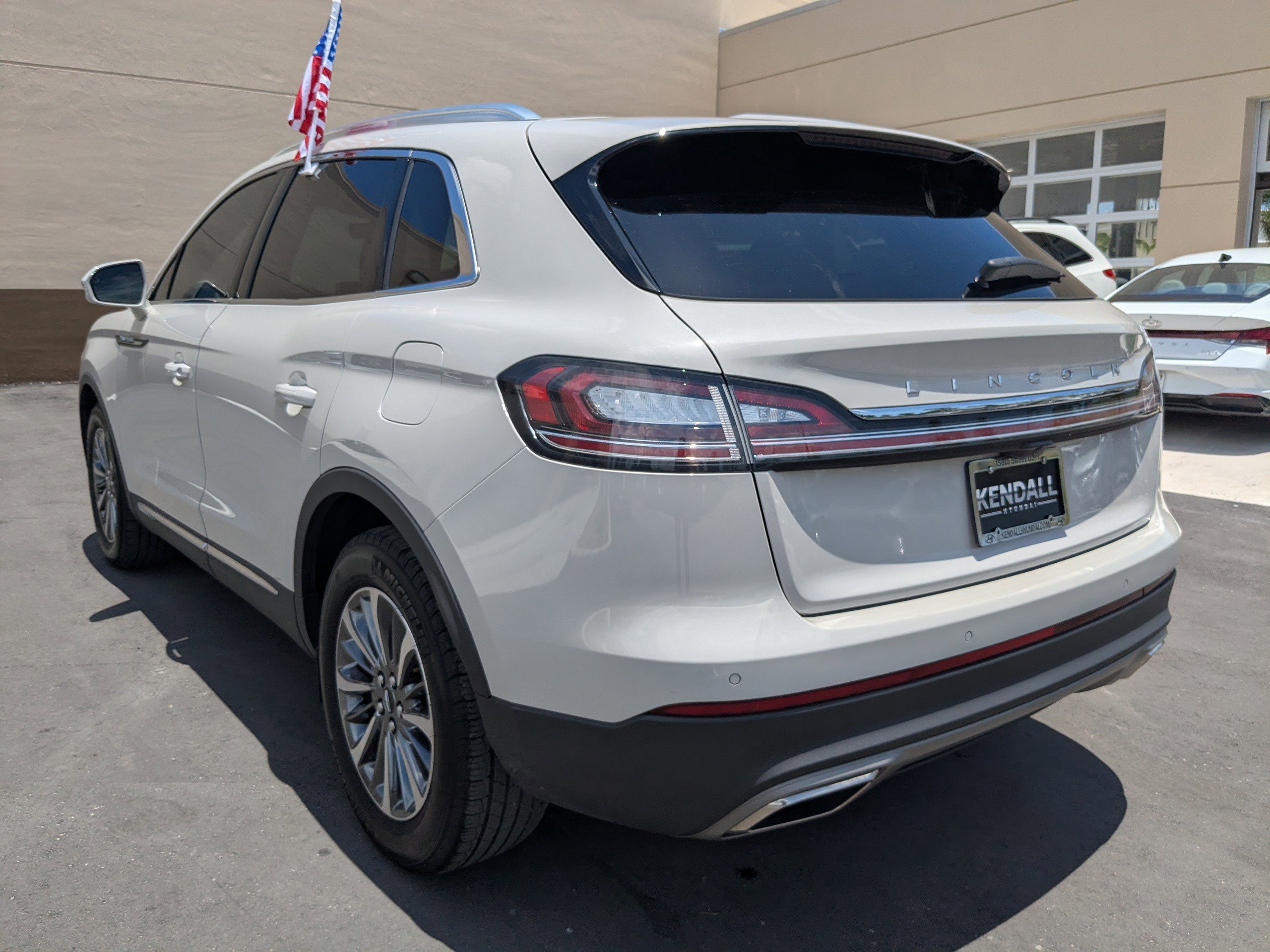 2023 Lincoln Nautilus Standard photo 4