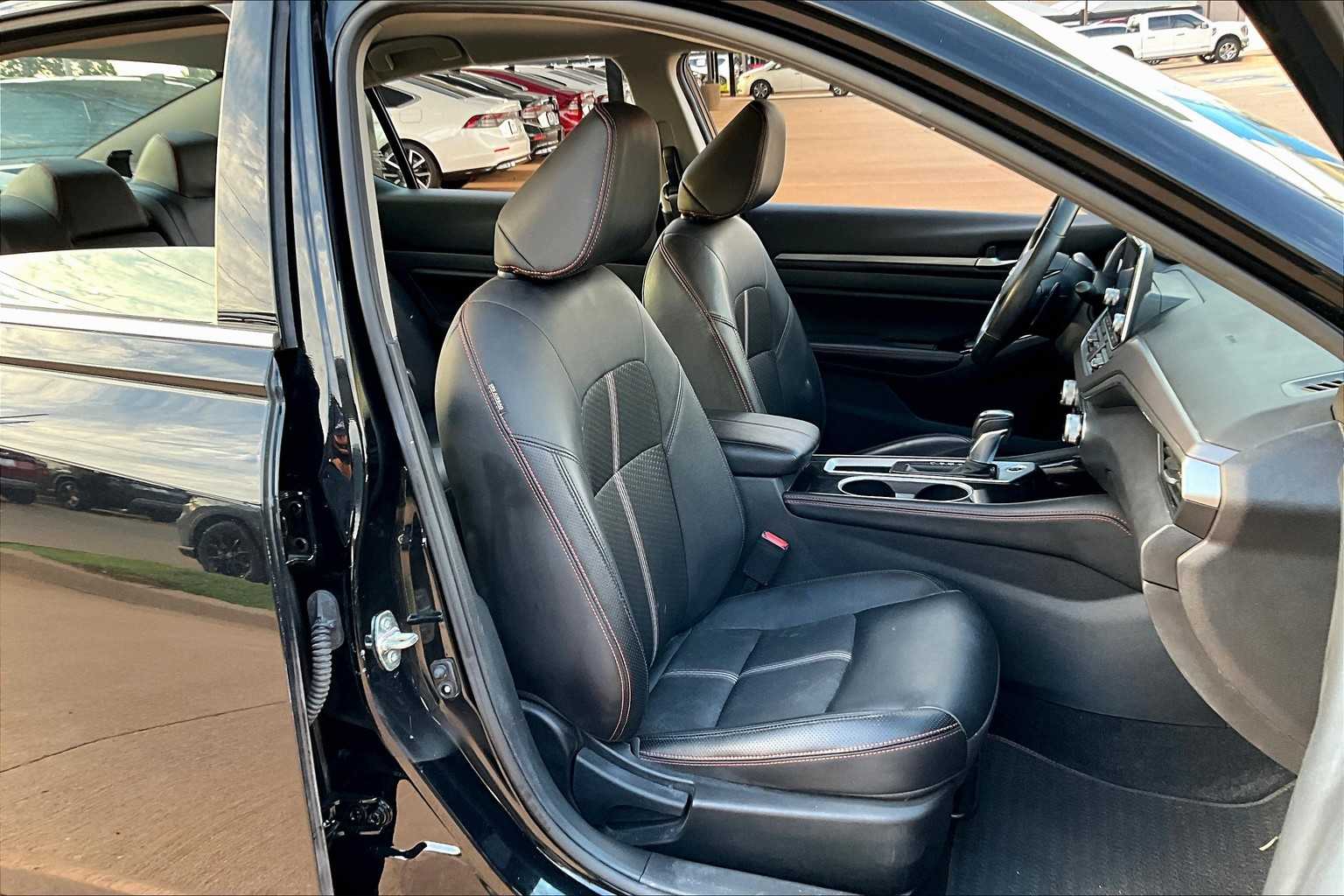 2024 Nissan Altima 2.5 SR photo 8