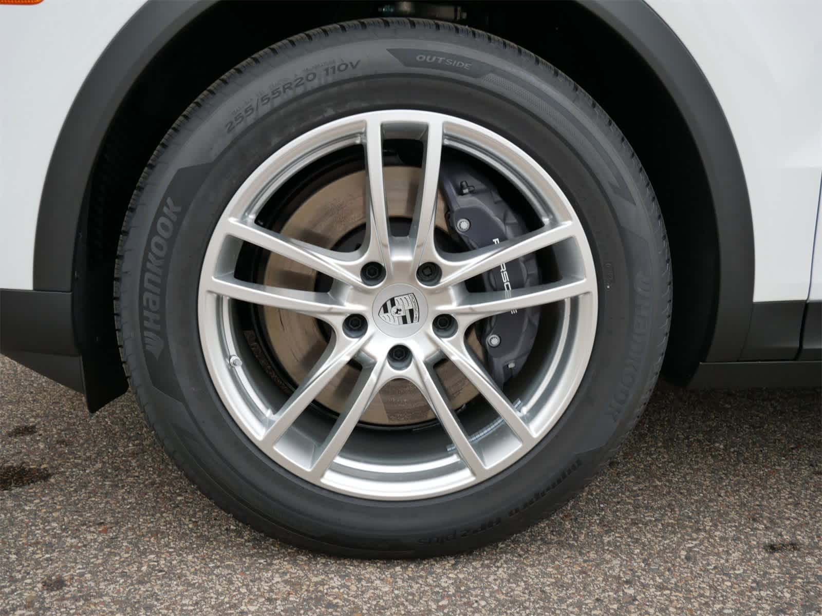2026 Porsche Cayenne photo 19