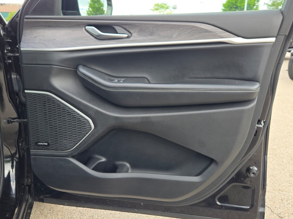 2022 Jeep Grand Cherokee Limited photo 9