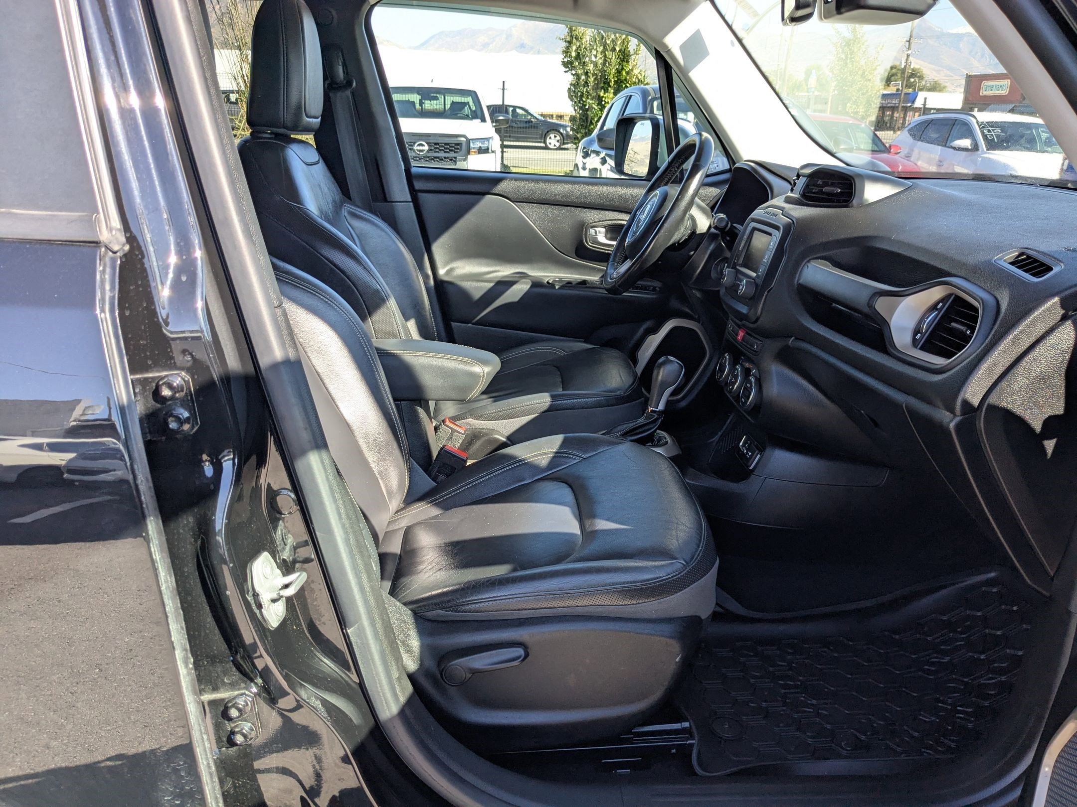 2016 Jeep Renegade Limited photo 20