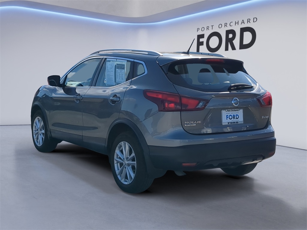 2017 Nissan Rogue Sport SV photo 3