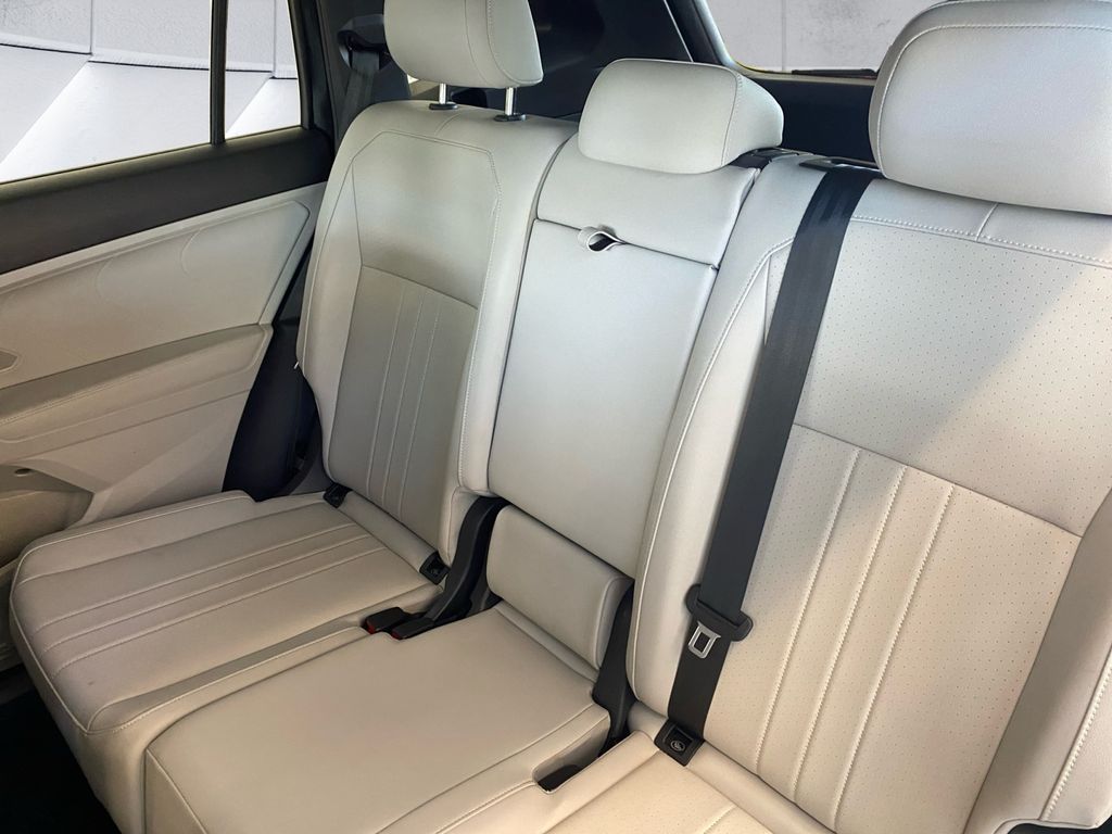 2024 Volkswagen Tiguan SE R-Line Black photo 15