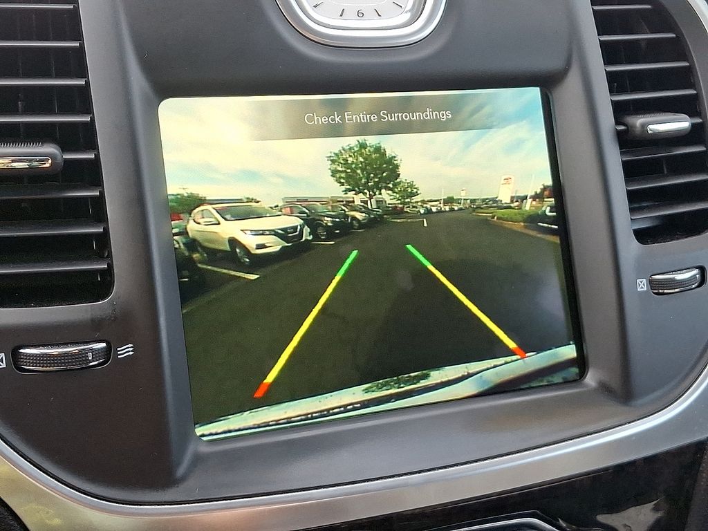 2018 Chrysler 300 Limited photo 17
