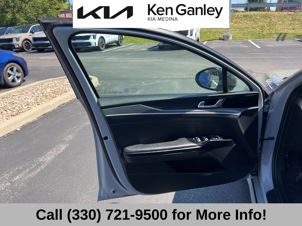 2023 Kia K5 GT-Line photo 24