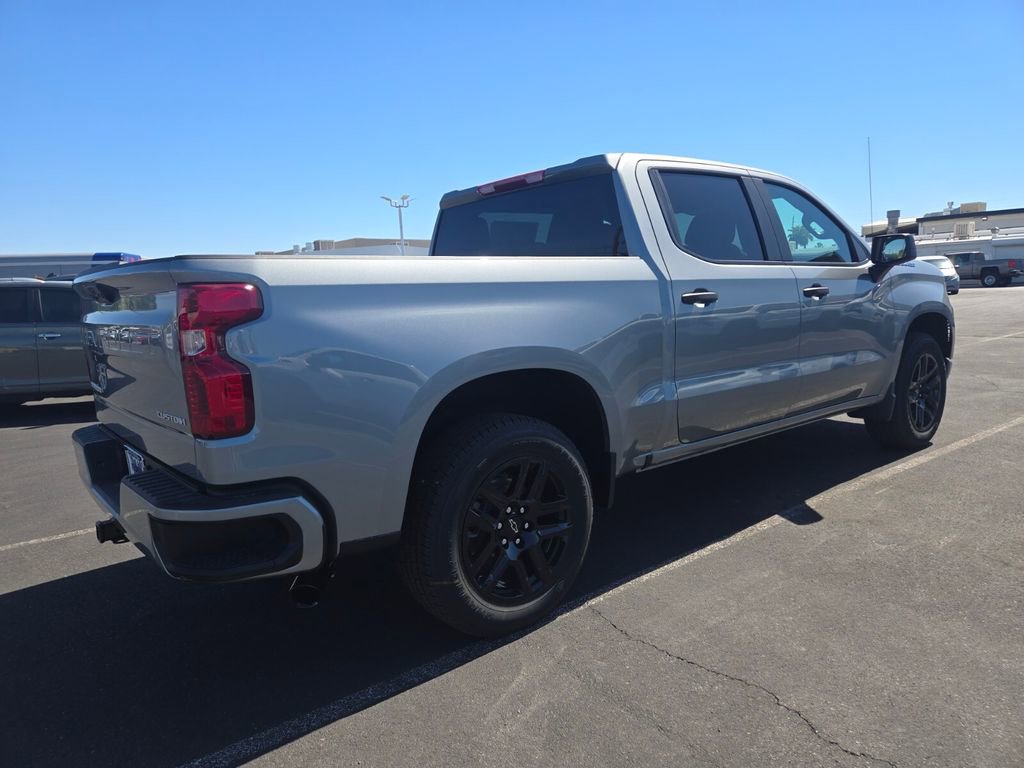 2026 Chevrolet Silverado 1500 Custom photo 4
