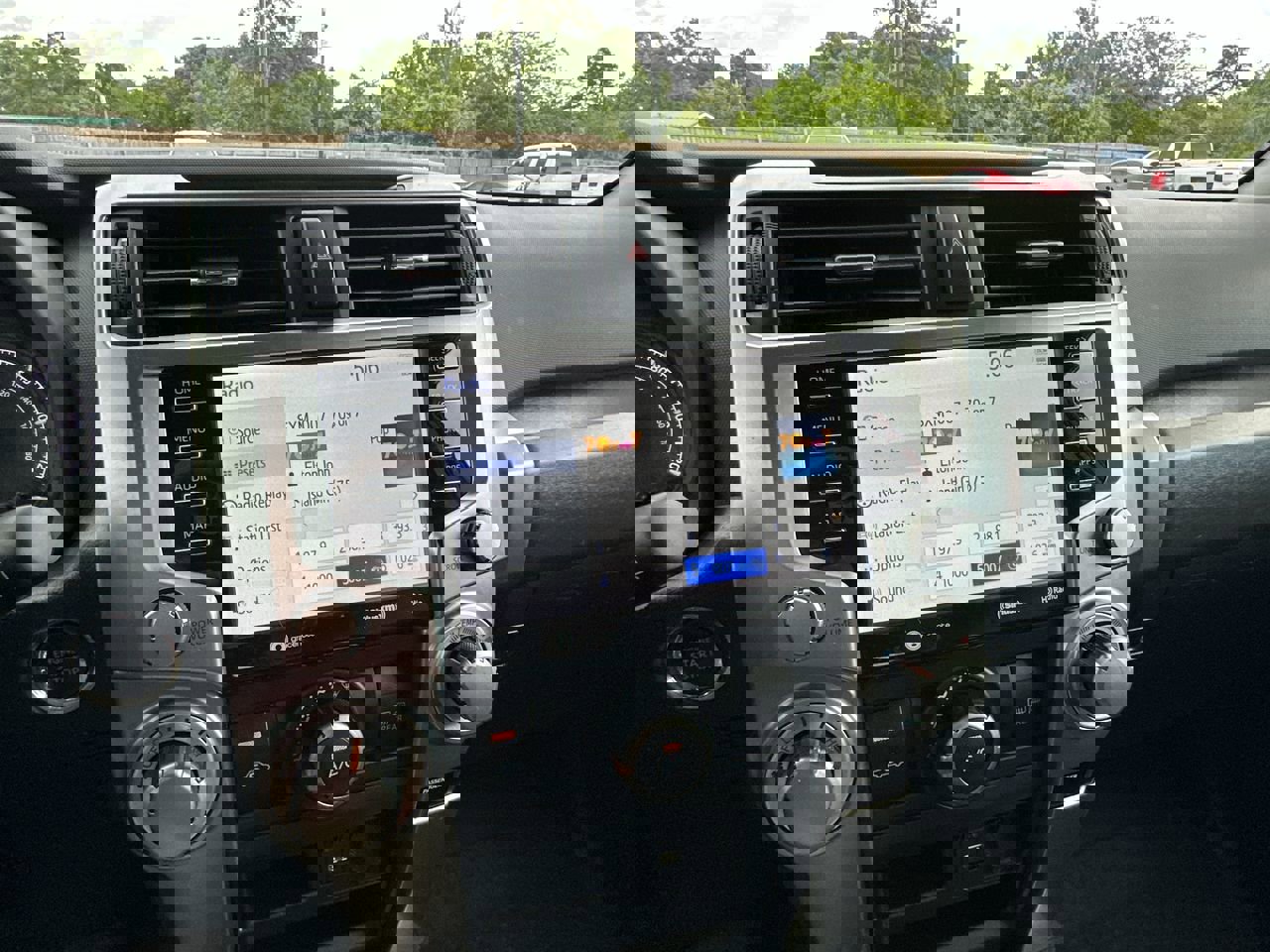 2022 Toyota 4Runner SR5 Premium photo 26