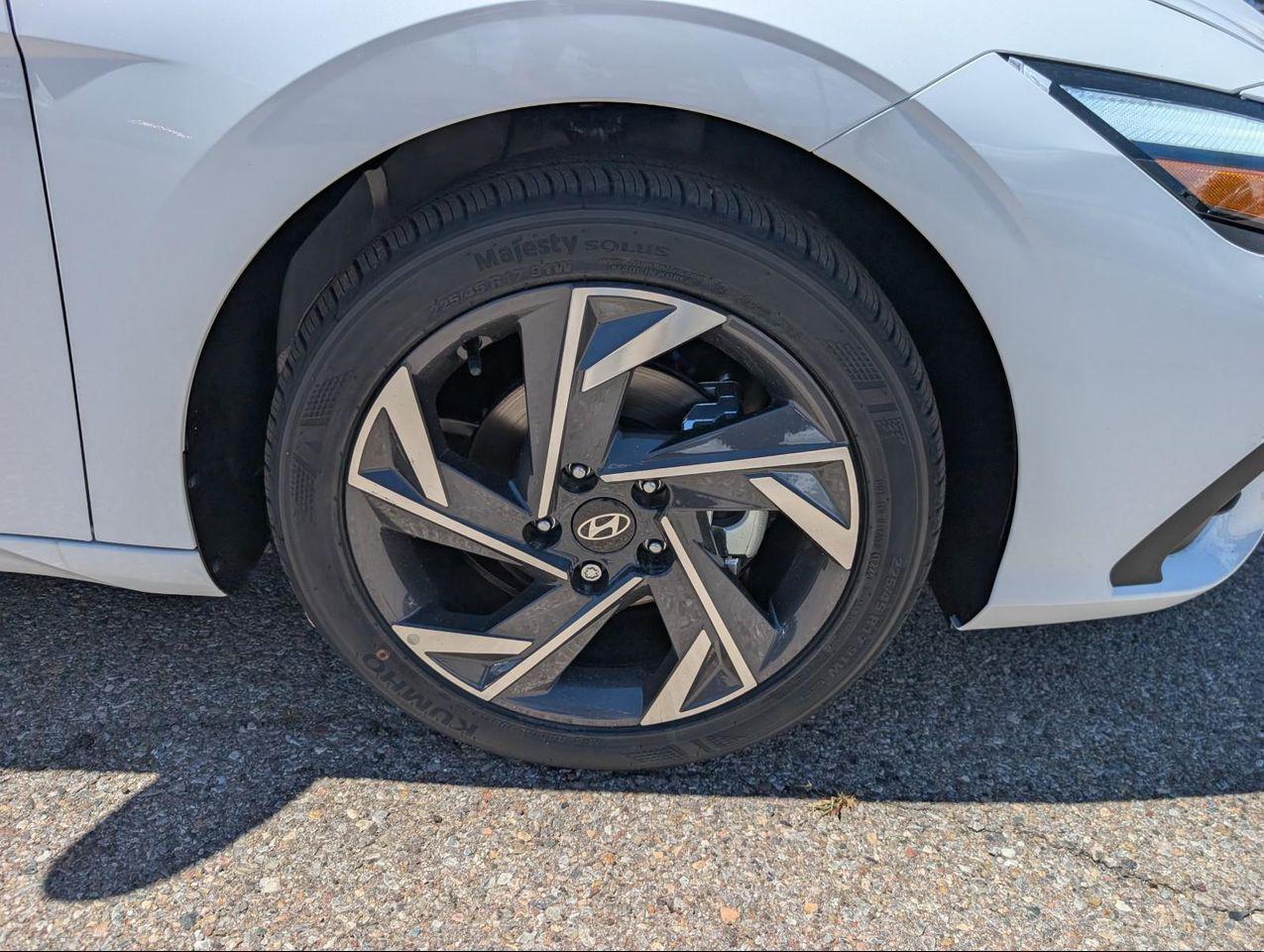 2025 Hyundai Elantra SEL Sport photo 21