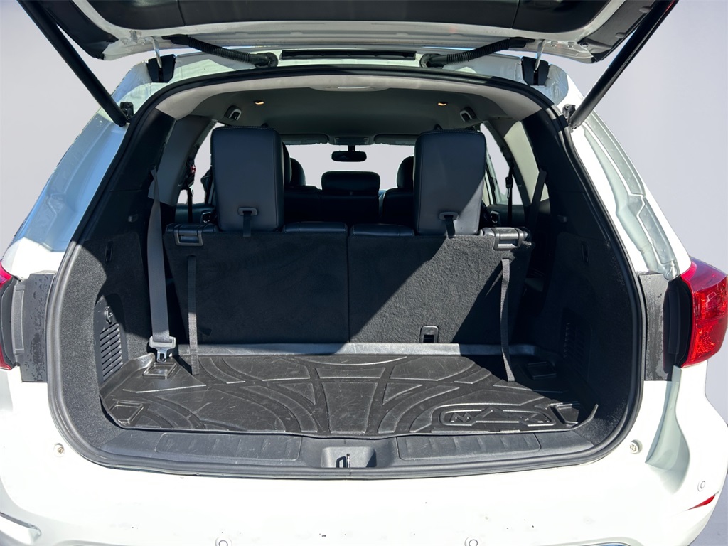 2019 Nissan Pathfinder SL photo 18