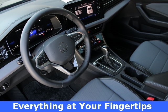 2025 Volkswagen Jetta 1.5T SE photo 2