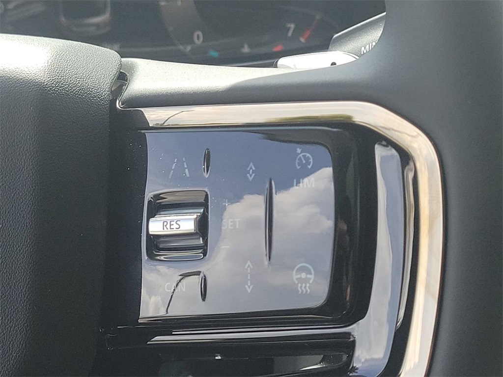 2025 Land Rover Range Rover Evoque S photo 4