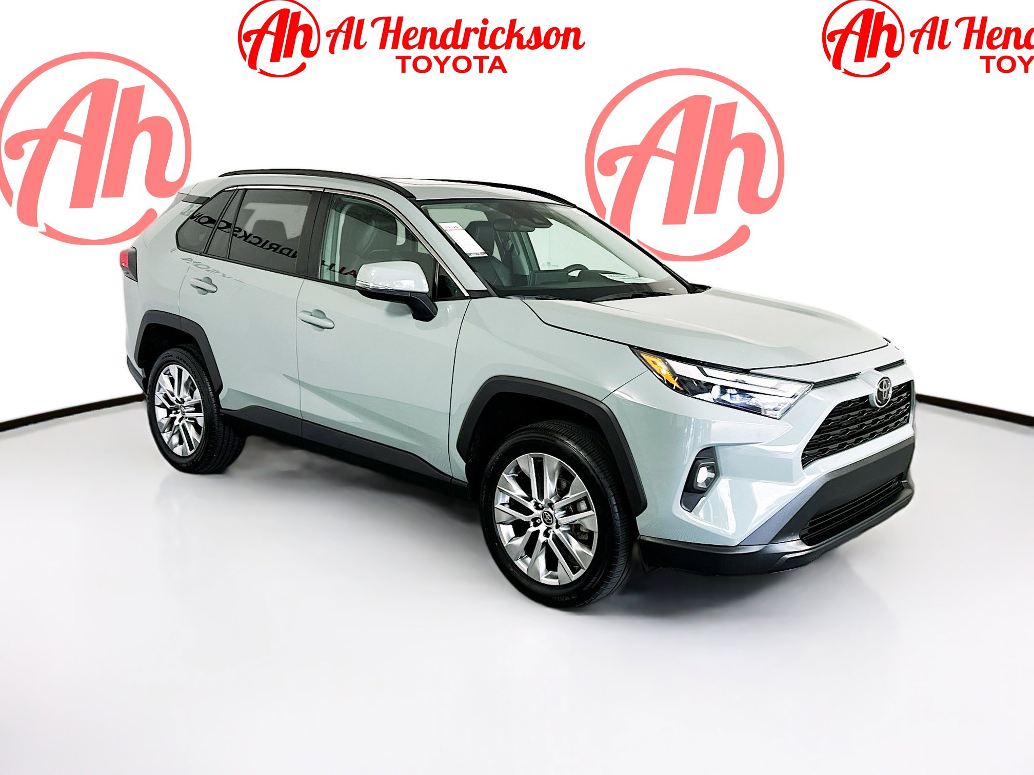 2023 Toyota RAV4 XLE Premium's photo