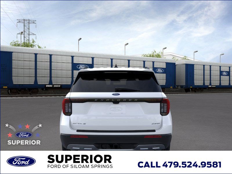 2025 Ford Explorer photo 3