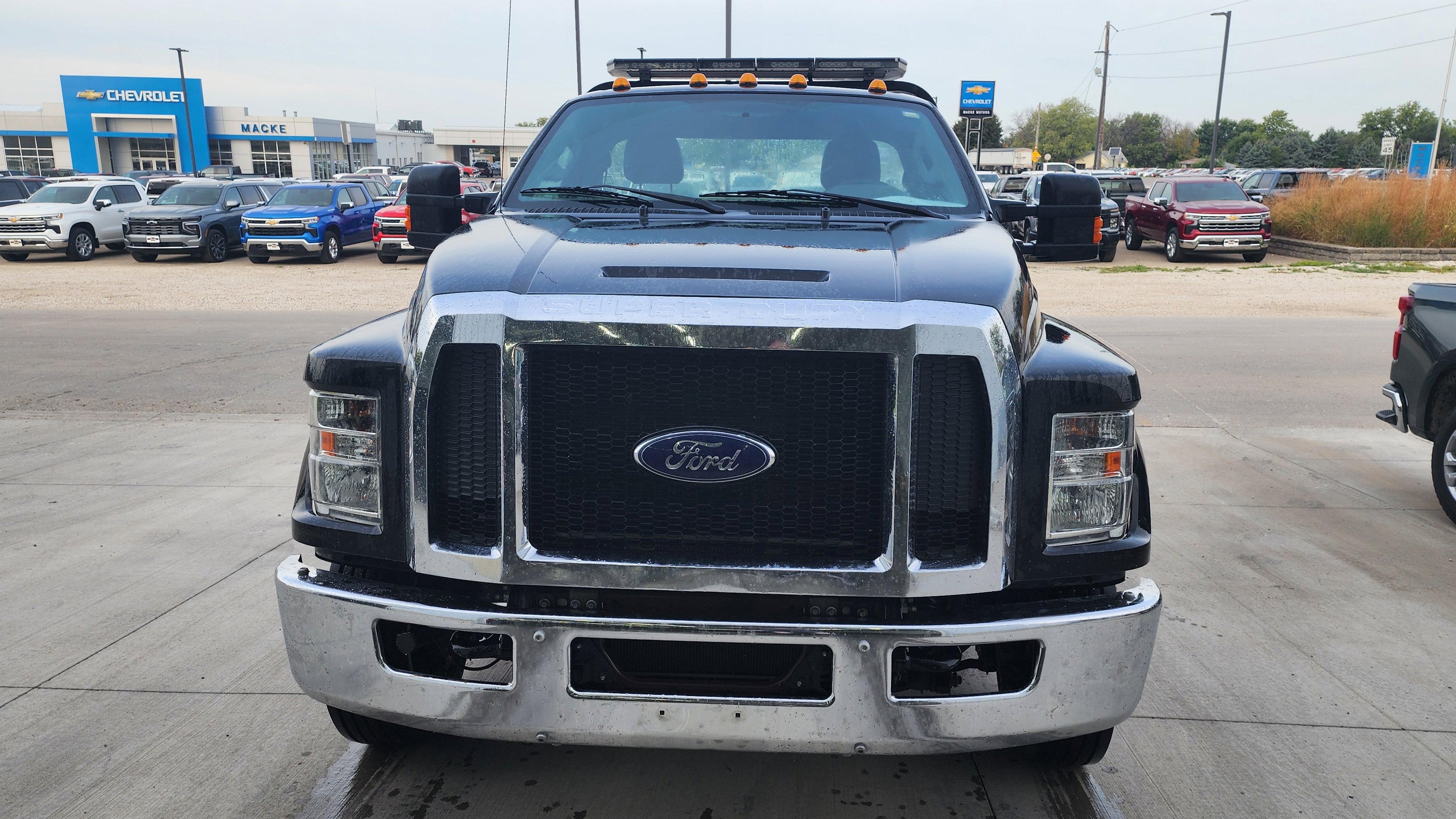 2017 Ford F-650 photo 3
