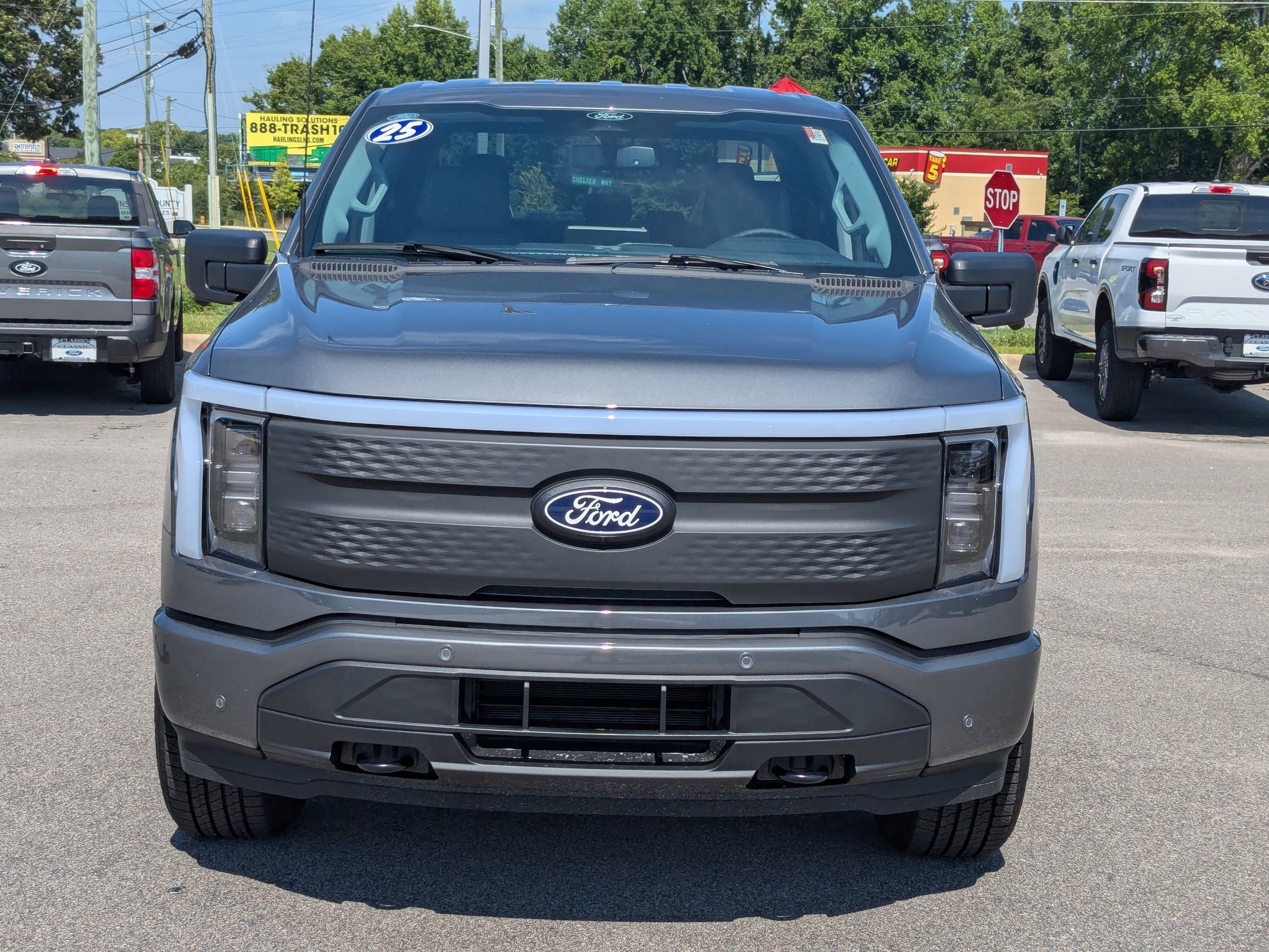 2025 Ford F-150 Lightning photo 2