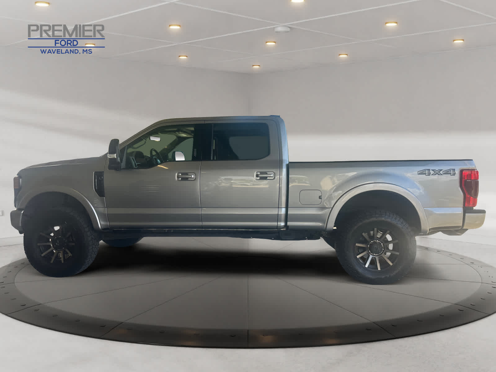 2020 Ford F-250 Lariat photo 2