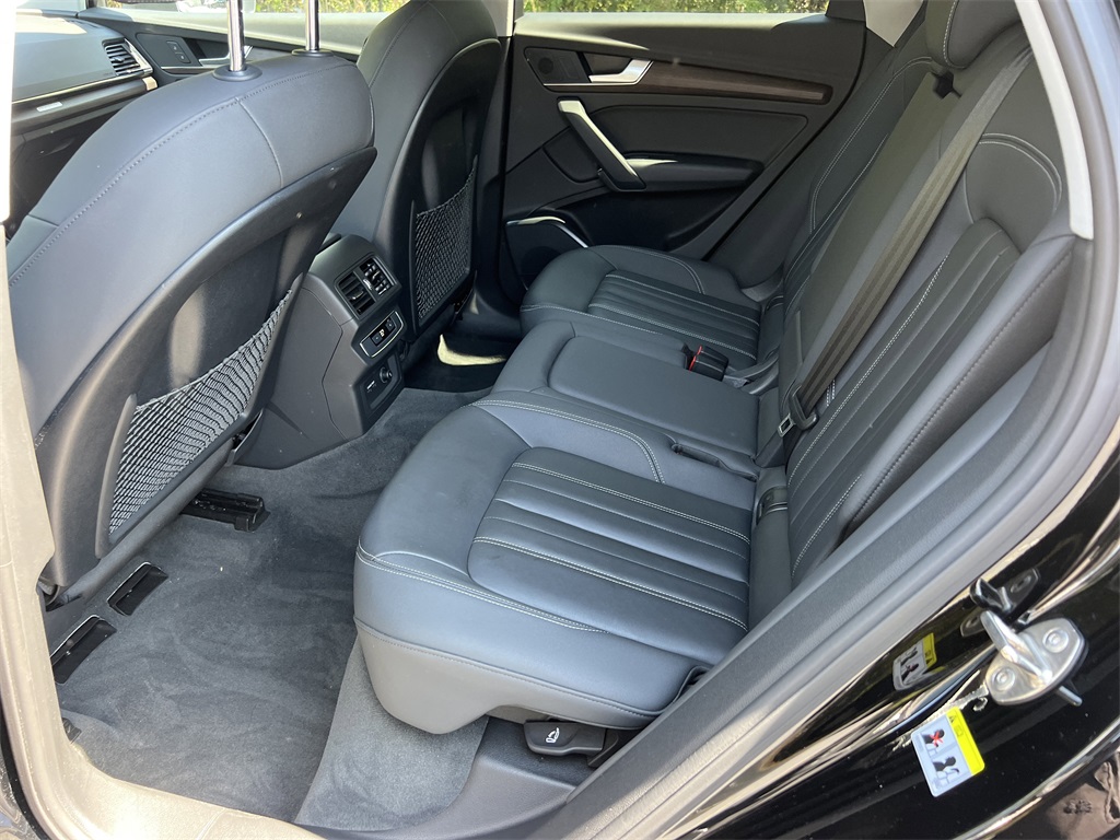 2021 Audi Q5 45 Premium photo 16