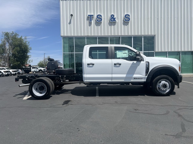 2025 Ford F-550 XL photo 3