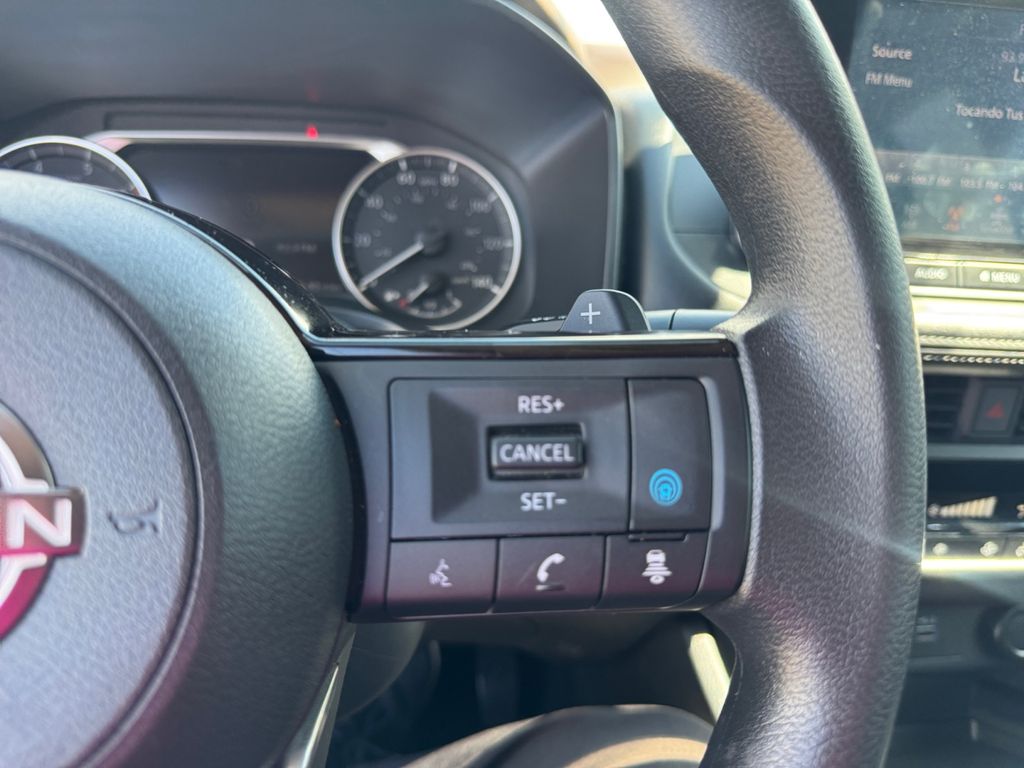 2023 Nissan Rogue SV photo 23