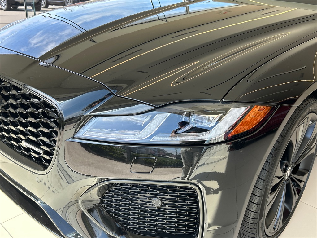 2024 Jaguar XF P300 R-Dynamic SE photo 7