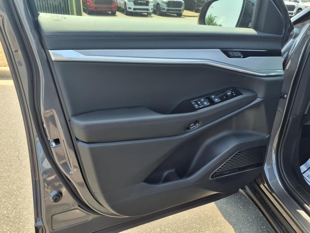 2025 Jeep Wagoneer S Launch Edition photo 4