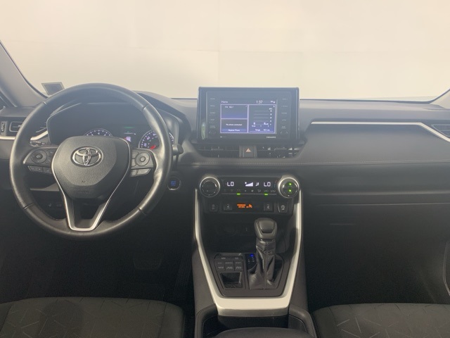 2021 Toyota RAV4 XLE photo 10