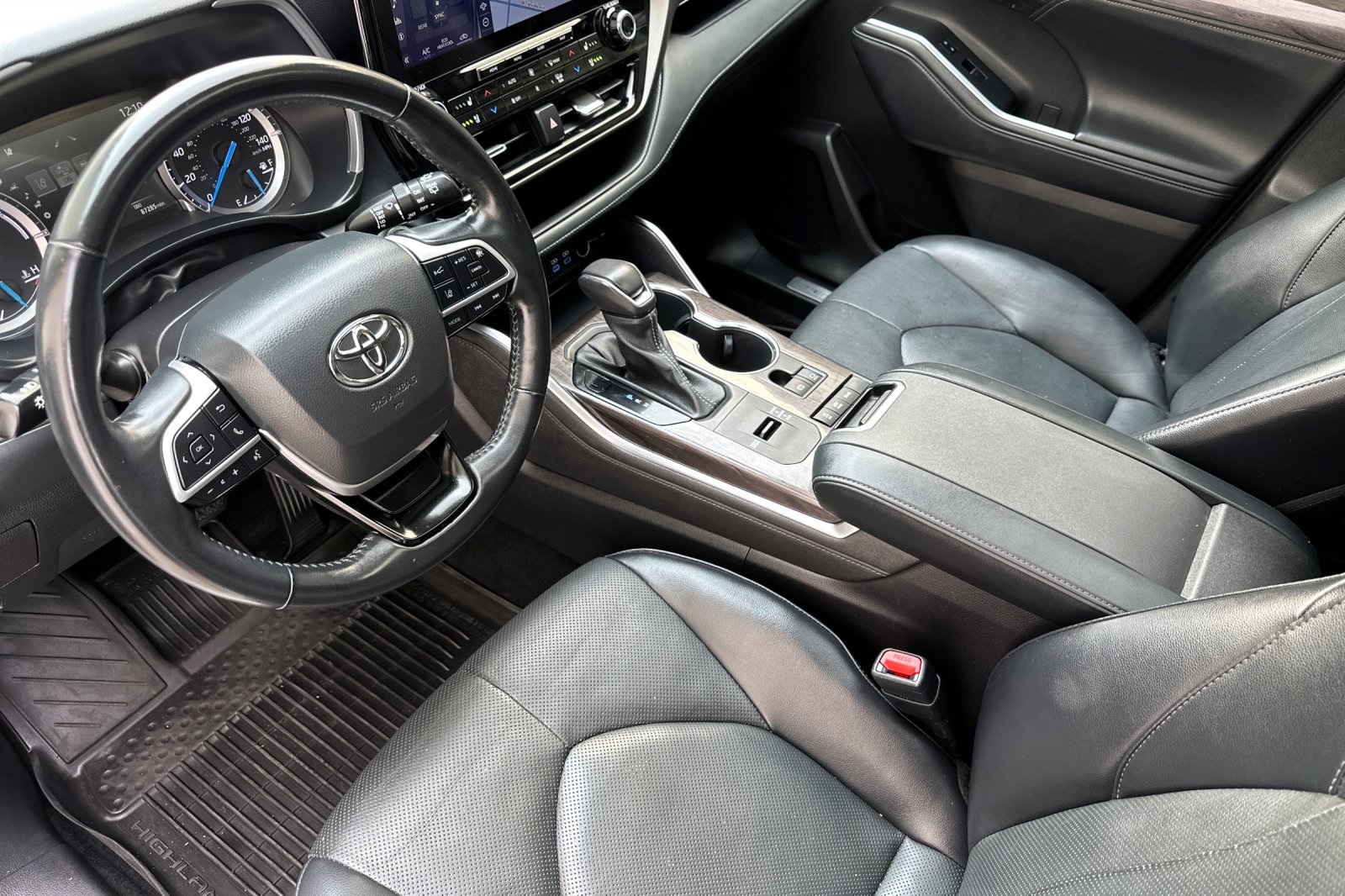 2022 Toyota Highlander Hybrid Limited photo 9