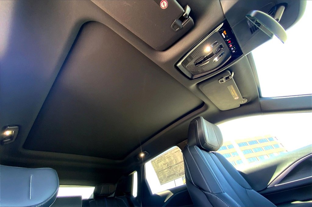 2025 Cadillac Lyriq Luxury photo 30