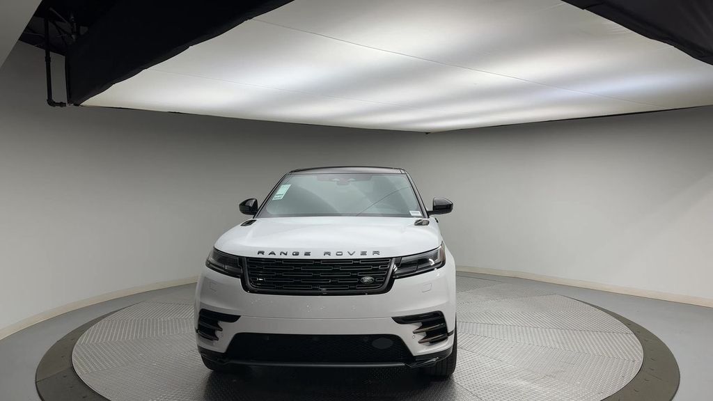 New 2024 Land Rover Range Rover Velar Dynamic SE 4D Sport Utility in