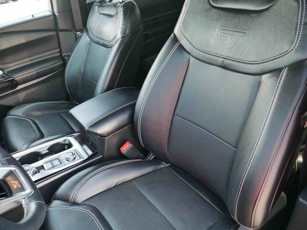 2022 Ford Explorer ST photo 26