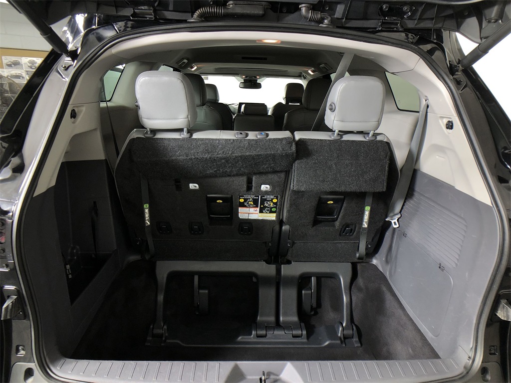 2024 Toyota Sienna XLE photo 25