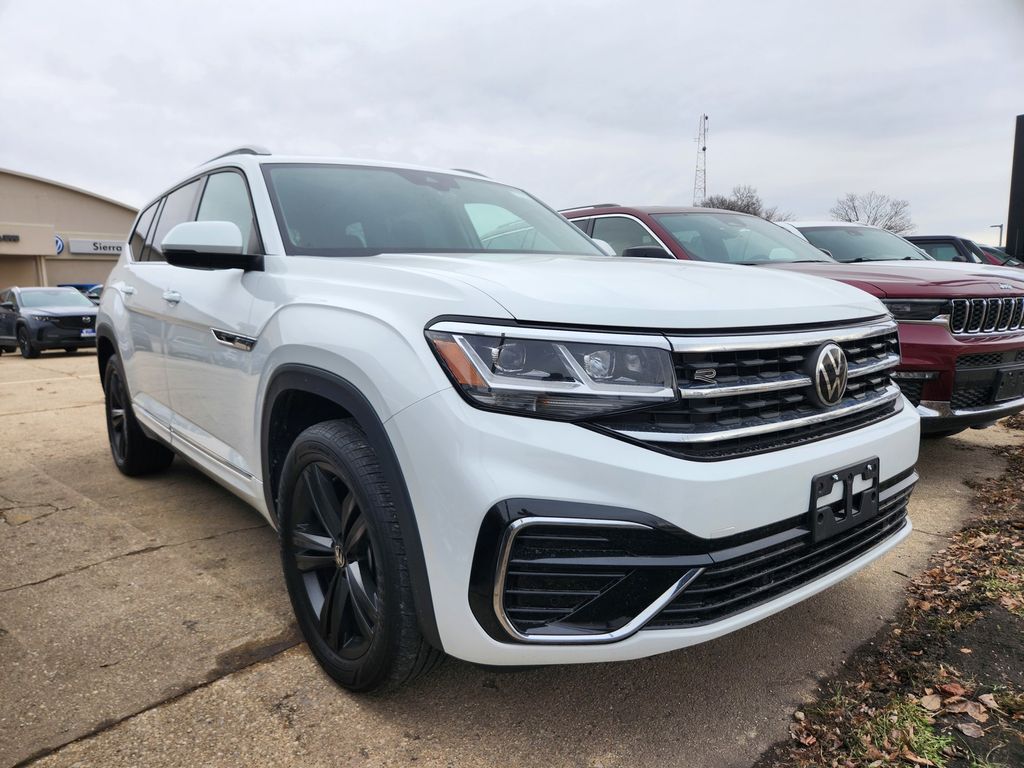 2022 Volkswagen Atlas SEL R-Line's photo