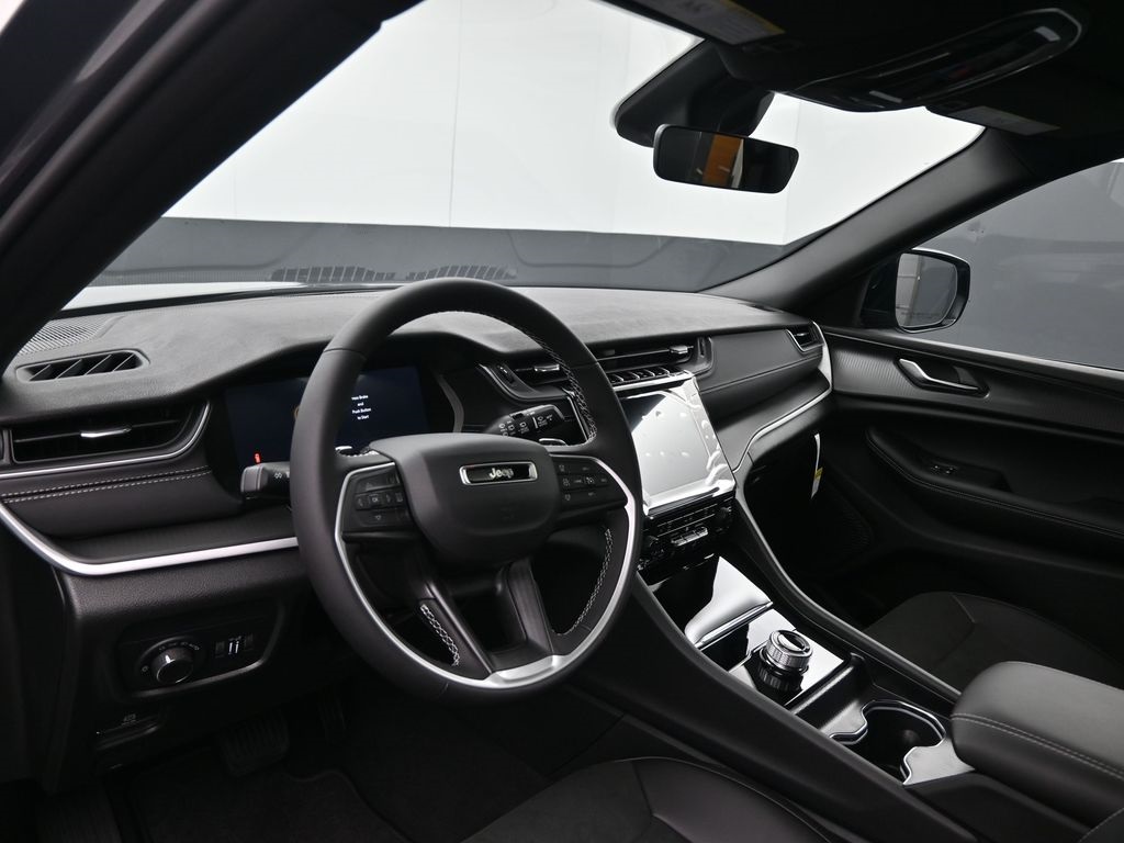 2025 Jeep Grand Cherokee Altitude X photo 30