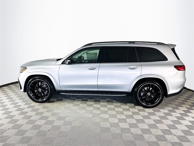 2026 Mercedes Benz GLS 450 4MATIC photo 2