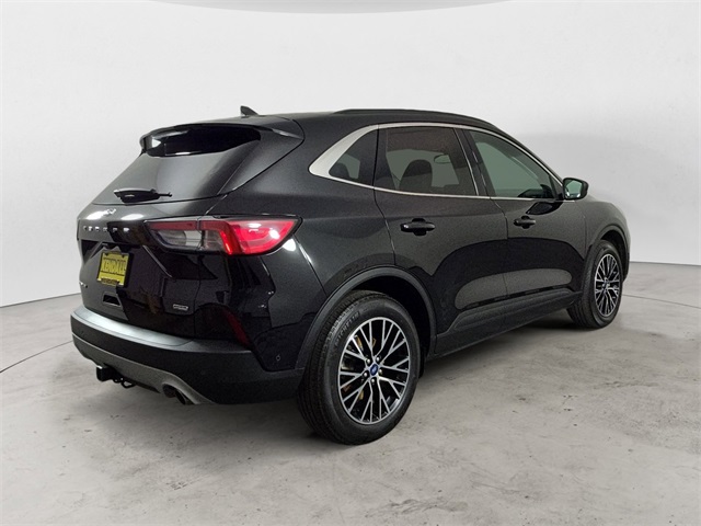 2022 Ford Escape Plug-In Hybrid Titanium photo 5
