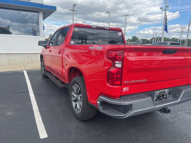 2024 Chevrolet Silverado 1500 LT photo 2
