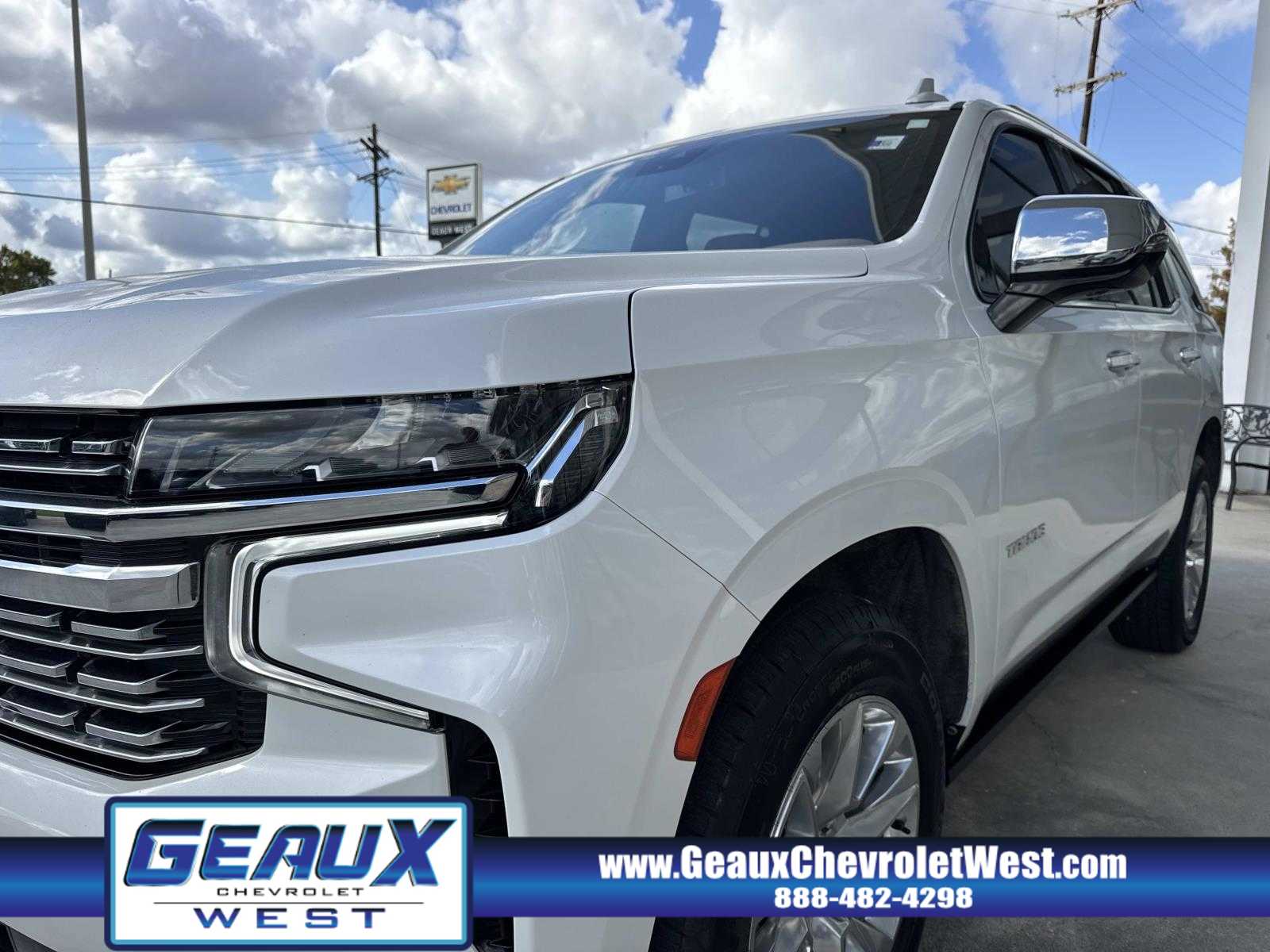 2023 Chevrolet Tahoe Premier photo 2