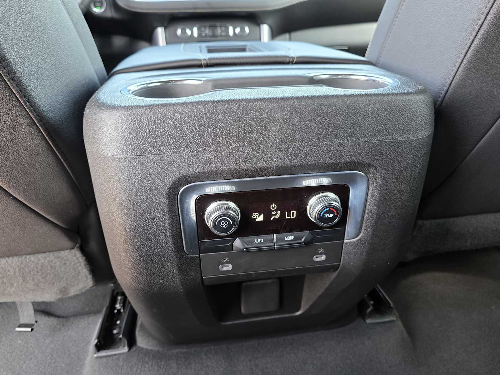 2023 Gmc Yukon SLT photo 19