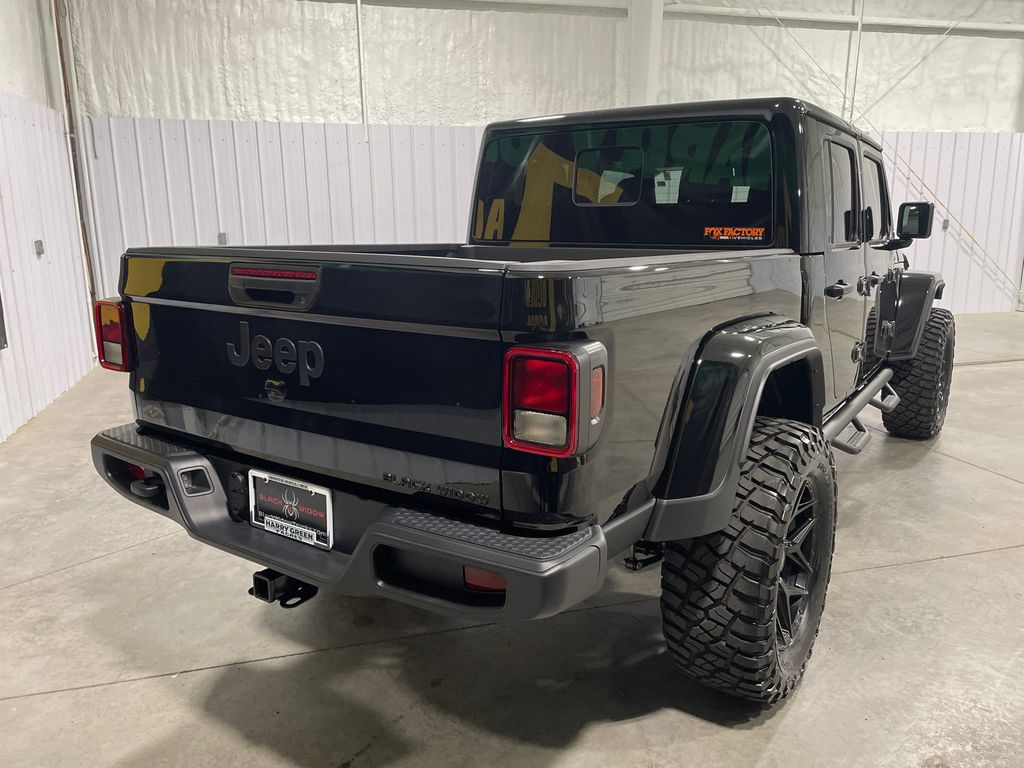 2025 Jeep Gladiator Sport S photo 2