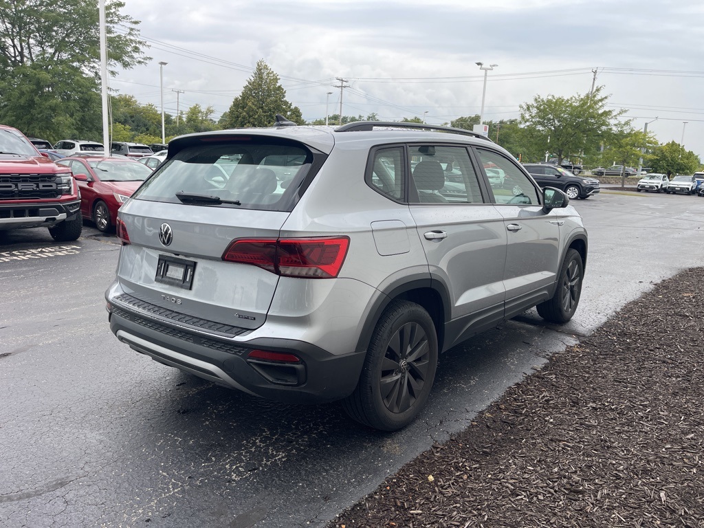 2022 Volkswagen Taos S photo 3