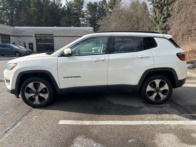 2019 Jeep Compass Latitude photo 2